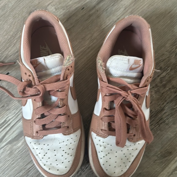 Women’s Nike size 7 - Picture 4 of 5